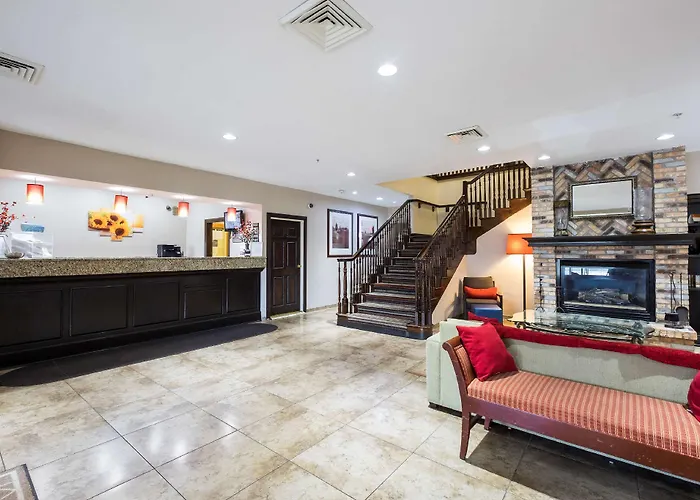 Express & Chicago - By Ihg Matteson