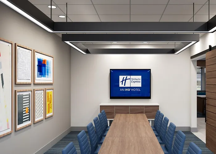 Express & Chicago - By Ihg Hotel 3*