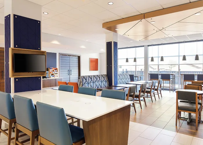 Hotel Express & Chicago - By Ihg
