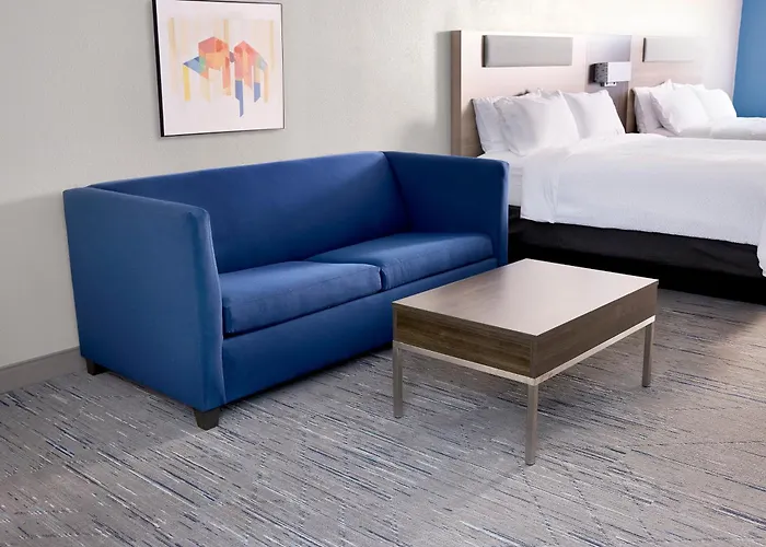 Express & Chicago - By Ihg Matteson