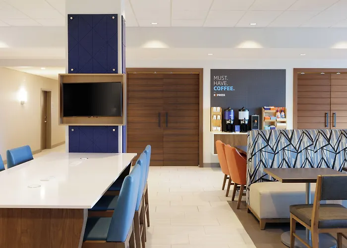 Express & Chicago - By Ihg 3*