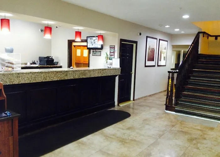 Express & Chicago - By Ihg Matteson